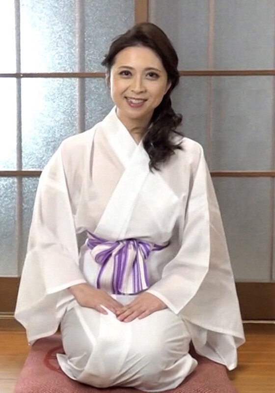 三つ指ついてお出迎えの高級熟女ソープで射精三昧!勃起天国嵌めまくり!h_1724m776g00003