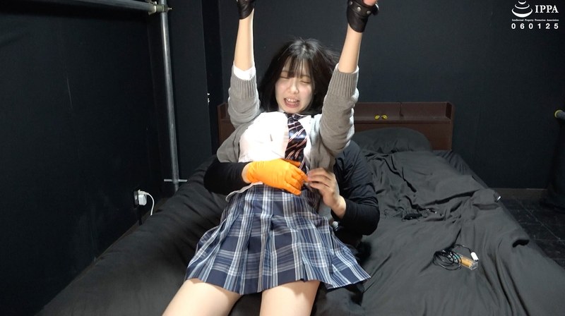 「全身敏感な制服女子をいろんな道具でくすぐった気持ちよくしてみた！」わかしラボ WAKA-072 岸永みりな 2h_1416ad01939