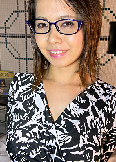 【個人撮影】インテリ系爆乳女子の喉奥責め&自撮り乳圧鼻フェラ しょうこ519523