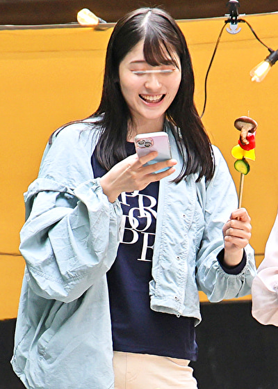 テントの中に連れ込まれた友達を助けれず2人同時にまわされた女子キャンパー 3521758