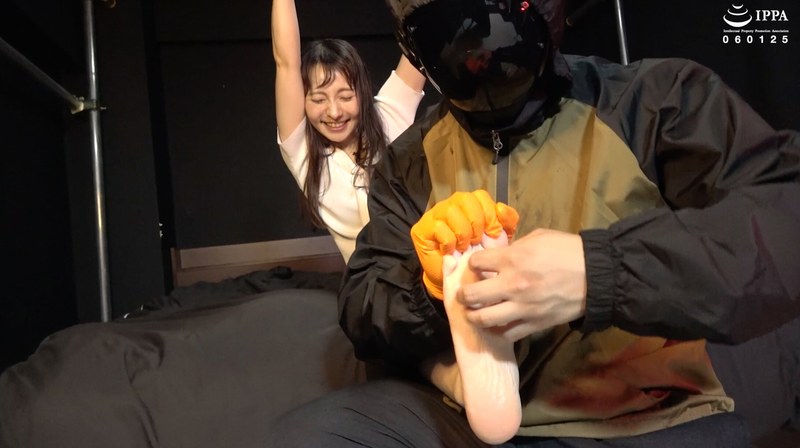 「バンザイ拘束くすぐりで悶える素人美人妻」新レーベル MK5（マジでくすぐる5秒前） Vol.2 素人妻マナミ 2h_1416ad01835