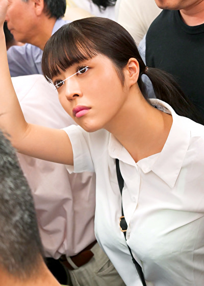 巨乳少女羞恥電車 2 発育した胸を変態性癖で汚しまくれ！ 推定Iカップ 潮透け好感度娘489052