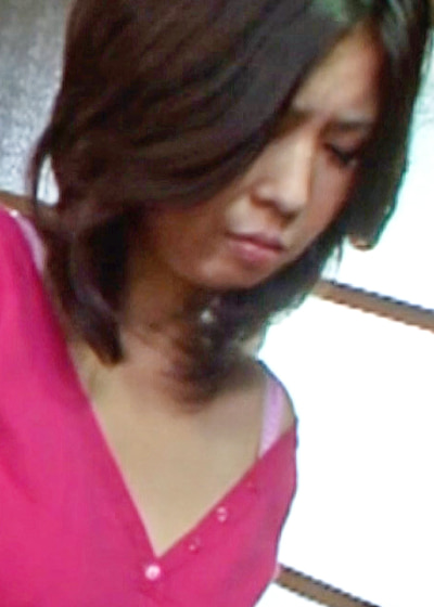 色っぽいお母さんは好きですか！？我慢できない長男の肉棒に堕ちる熟母の快感に溺れる禁断のSEX！528037