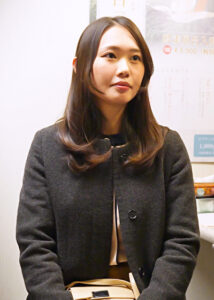 デカ尻人妻限定 砂風呂に埋まって身動きできない●淫NTR拘束マッサージ 横が見えない状態で、隣に夫が居るのにイッてもイッても止めずに絶頂させ続けた女の「サイレント絶叫」結婚歴4年目M夫婦